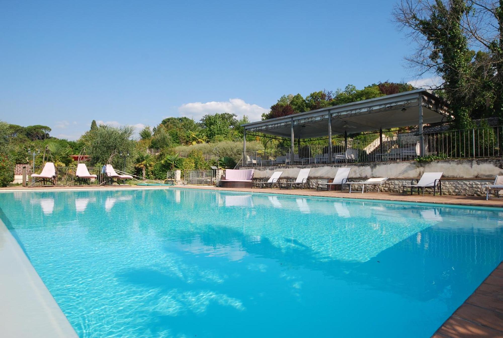 Spoleto By The Pool Pensionat Eksteriør billede