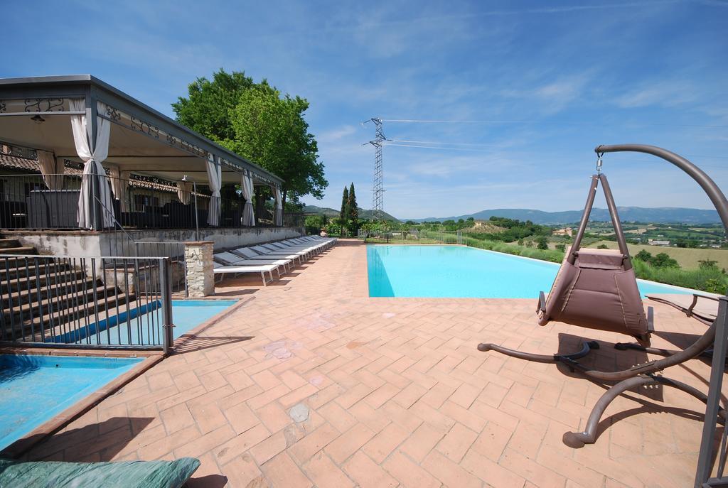 Spoleto By The Pool Pensionat Eksteriør billede